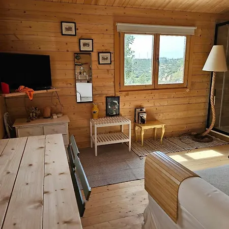 Sleeps 2 With Enclosed Garden
