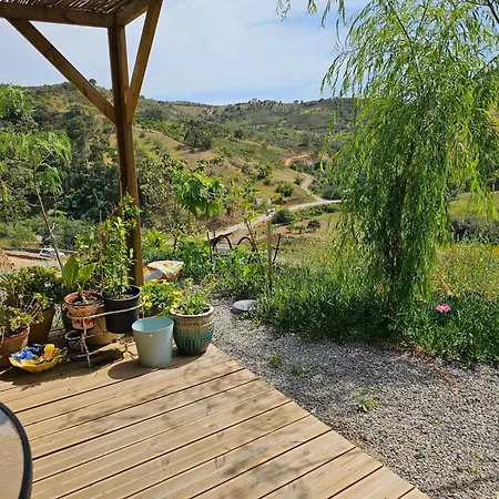 Sleeps 2 With Enclosed Garden تافيرا
