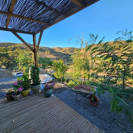 Sleeps 2 With Enclosed Garden *