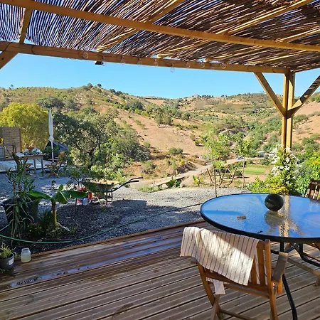Sleeps 2 With Enclosed Garden *