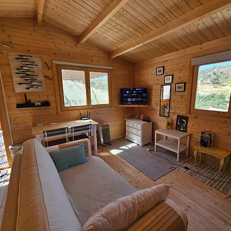 Sleeps 2 With Enclosed Garden بيت للعطل